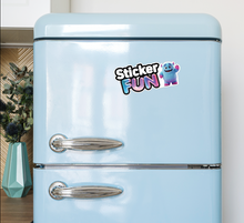 Gepersonaliseerde magneten van Stickerfun – kleurrijk, duurzaam en ideaal om foto’s, logo’s of boodschappen stijlvol zichtbaar te maken.